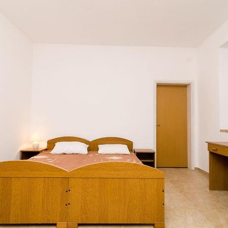 Guest House Kiko بومينا الغرفة الصورة