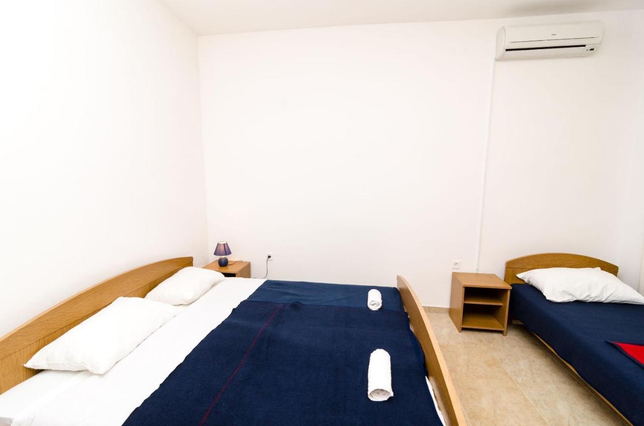 Guest House Kiko بومينا الغرفة الصورة
