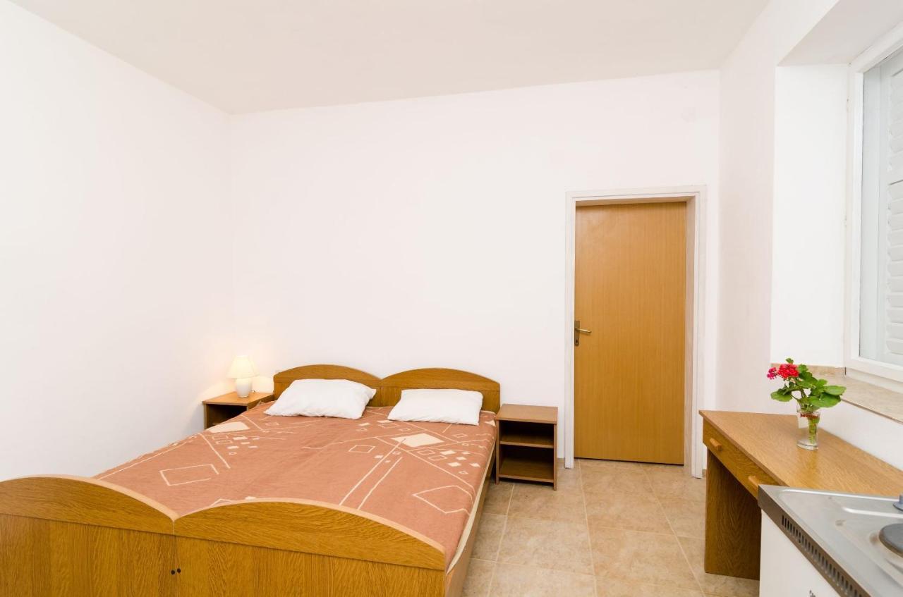 Guest House Kiko بومينا الغرفة الصورة