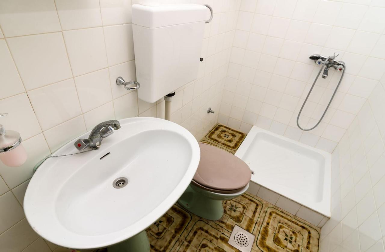 Guest House Kiko بومينا الغرفة الصورة