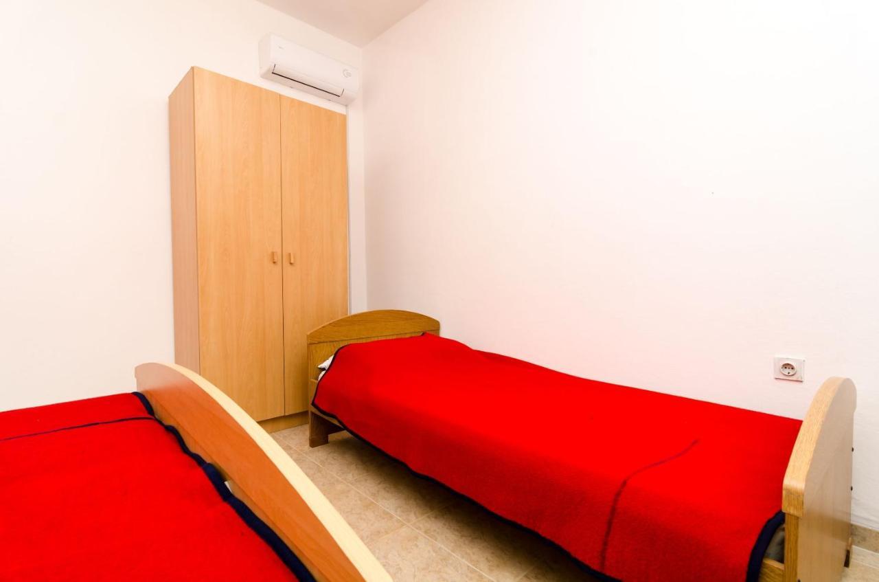 Guest House Kiko بومينا الغرفة الصورة