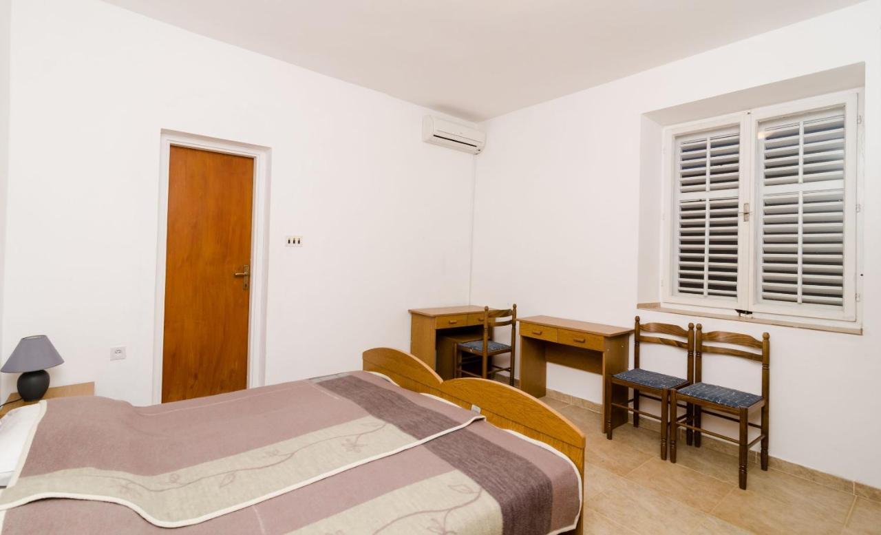 Guest House Kiko بومينا الغرفة الصورة