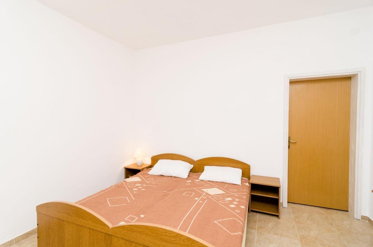 Guest House Kiko بومينا الغرفة الصورة