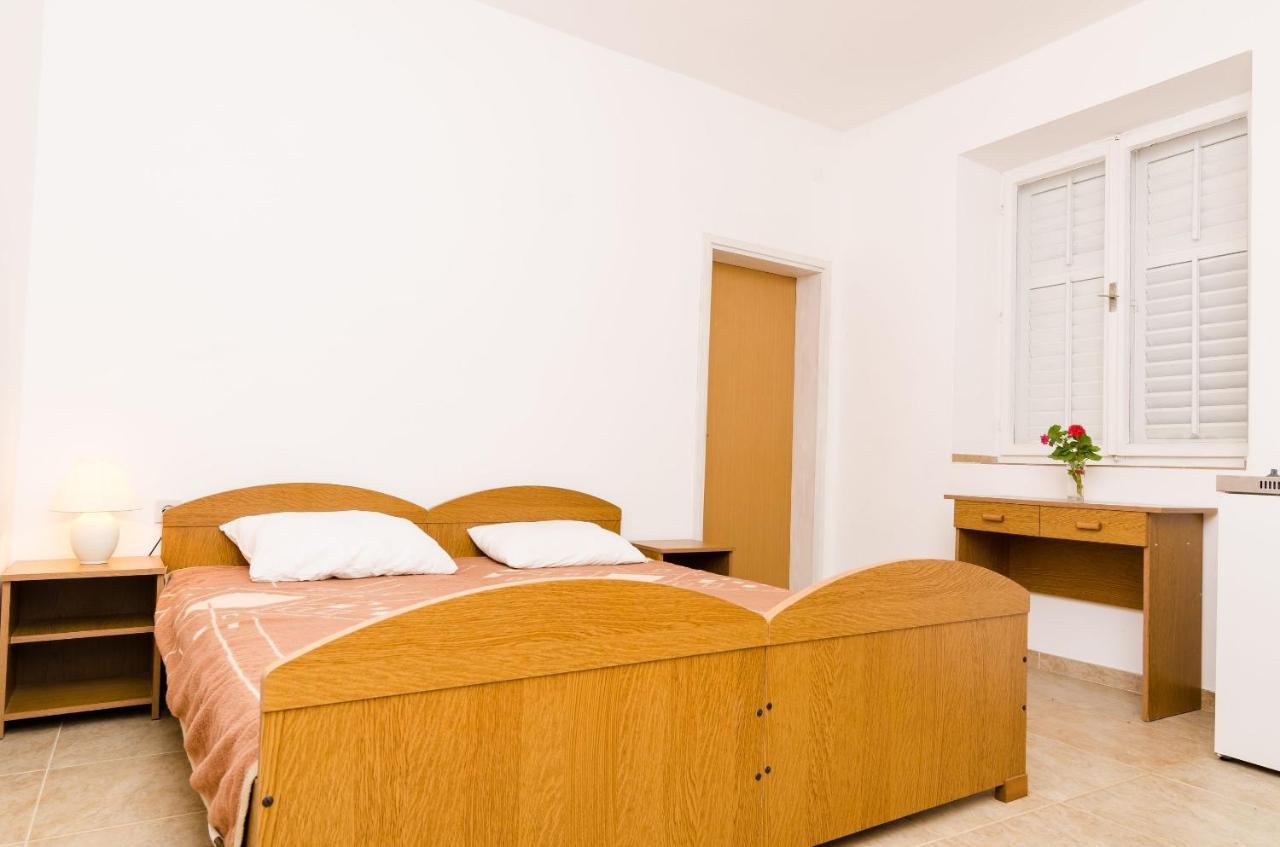 Guest House Kiko بومينا الغرفة الصورة