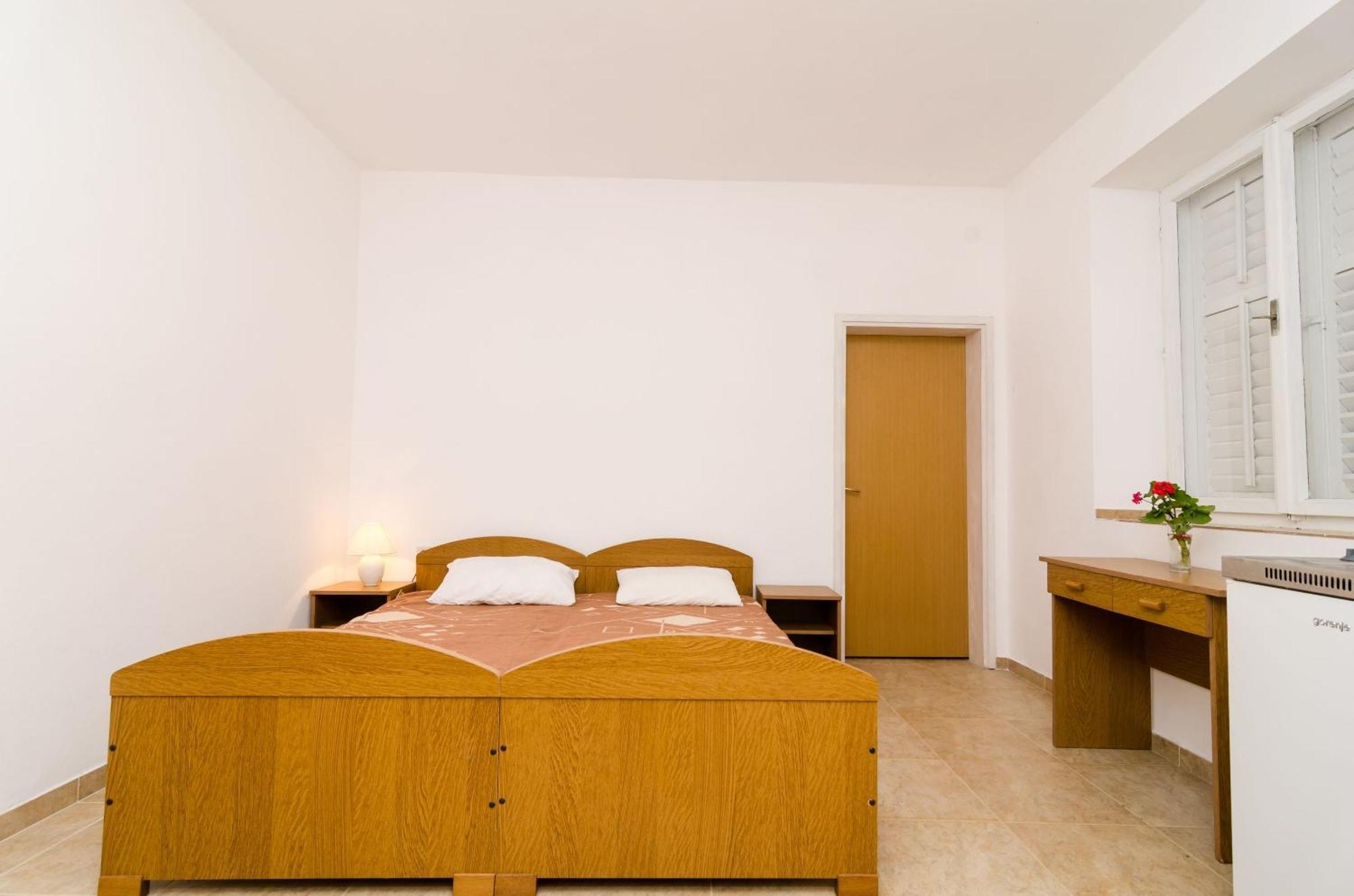 Guest House Kiko بومينا الغرفة الصورة