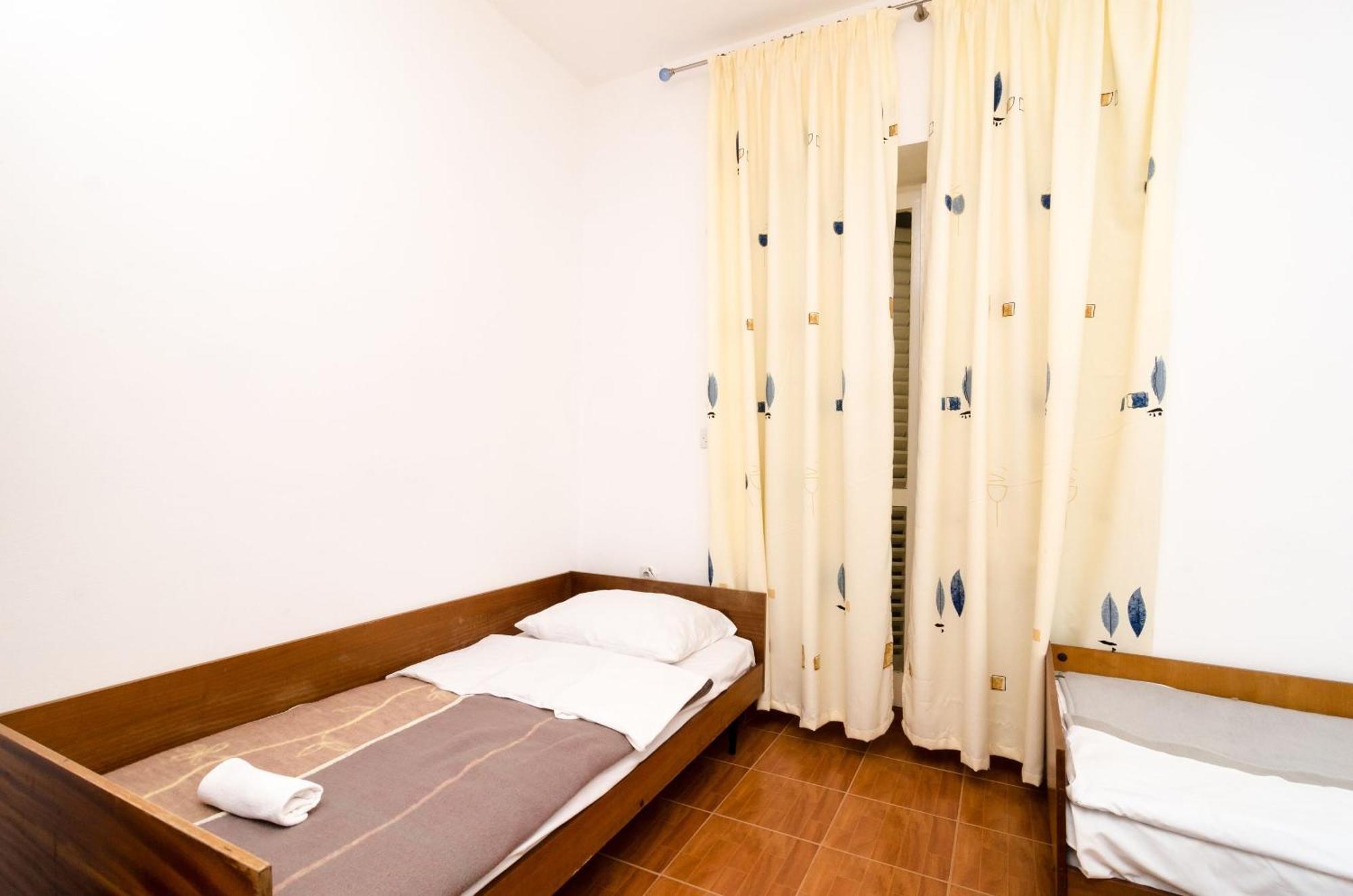 Guest House Kiko بومينا الغرفة الصورة