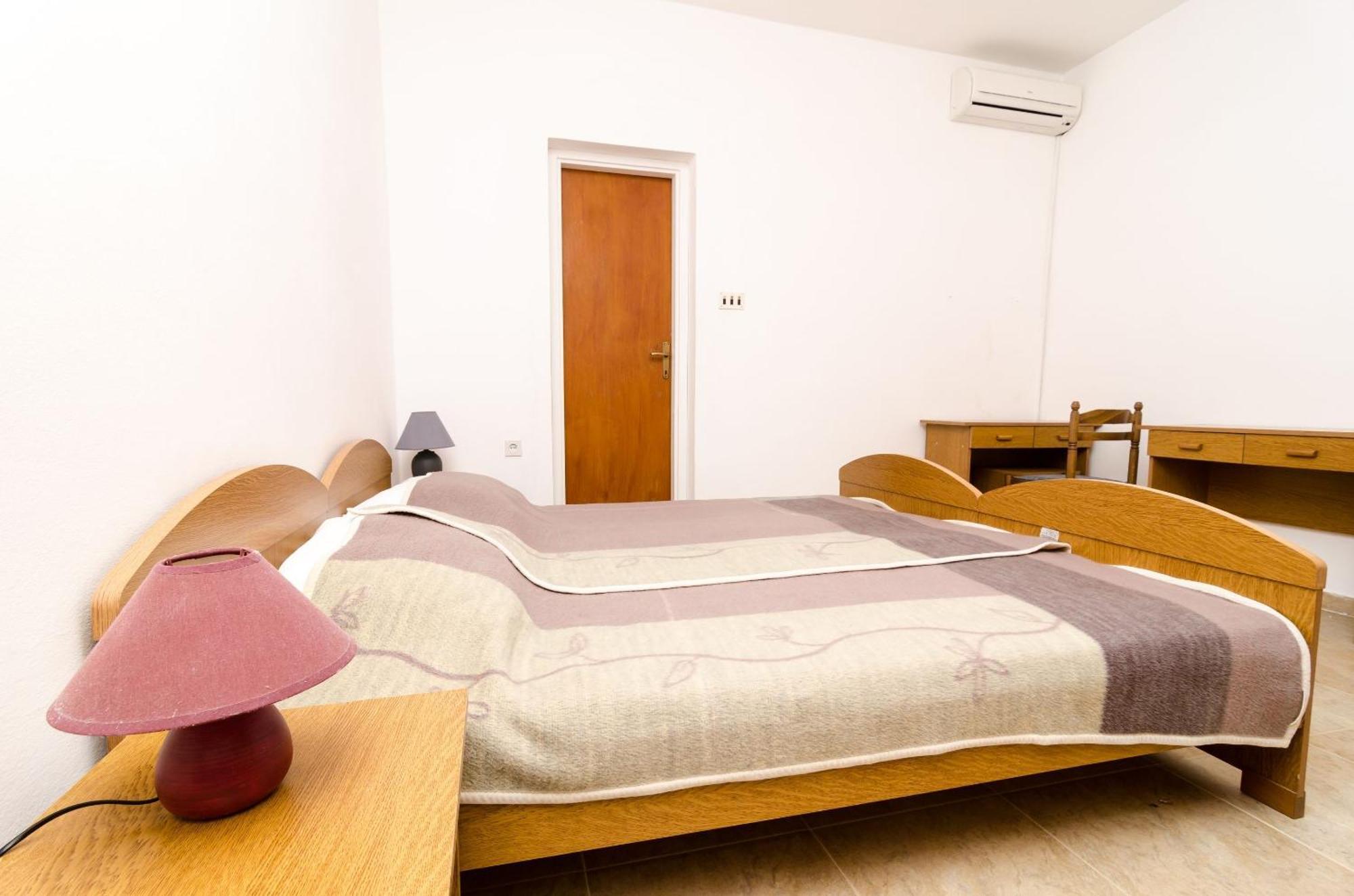 Guest House Kiko بومينا الغرفة الصورة