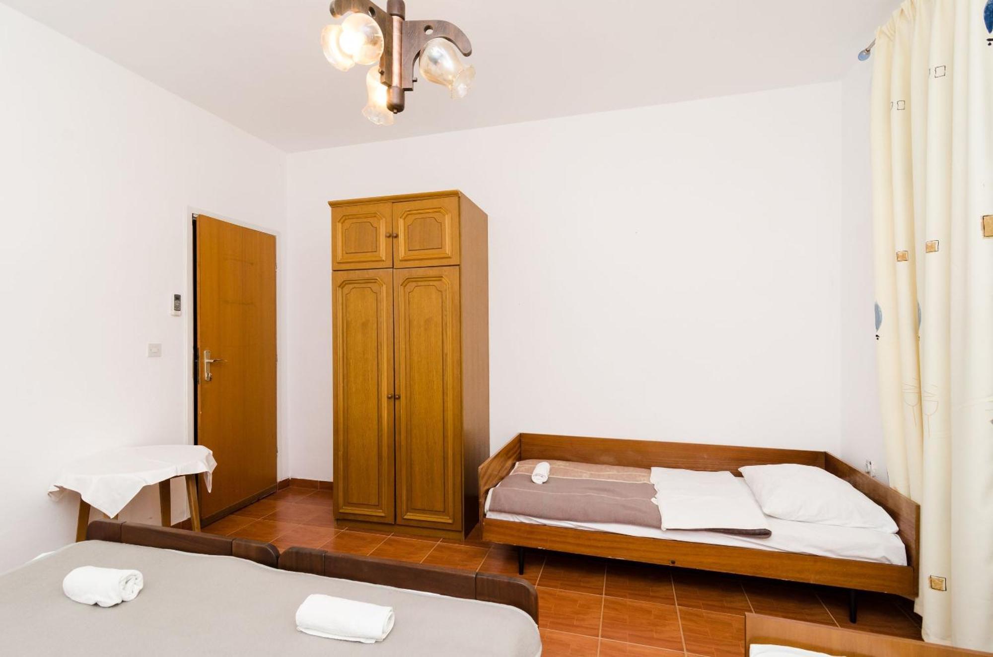 Guest House Kiko بومينا الغرفة الصورة